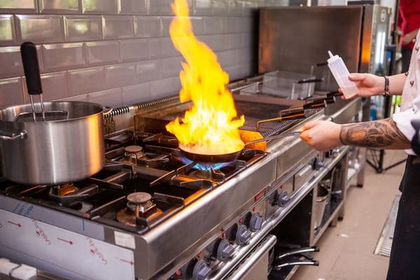 pan chef flambee
